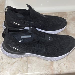 Black nike epic reacts